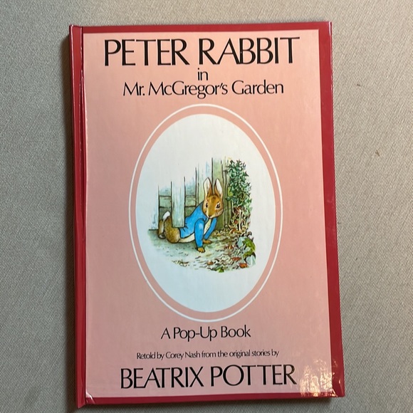 NOT ELIGIBLE FOR BUNDLE SALE      4-Book Boxed Set of Peter Rabbit Pop-Up Books - Picture 13 of 15